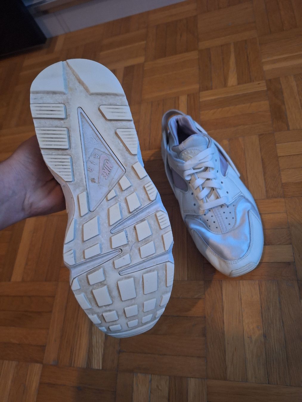 Nike Scarpe da donna: Nike Huarache Gr. 41 enspricht 38m5 oder 39 Sneaker, Damensc – Usato da Adlikon b.Regensdf venduto da che_xxb9 1