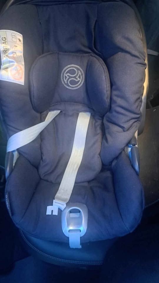 Cybex Seggiolini per auto: Cybex Cloud Z i-size Babyschale inkl. Isofix – Usato da Zürich venduto da vio_ph9l 2
