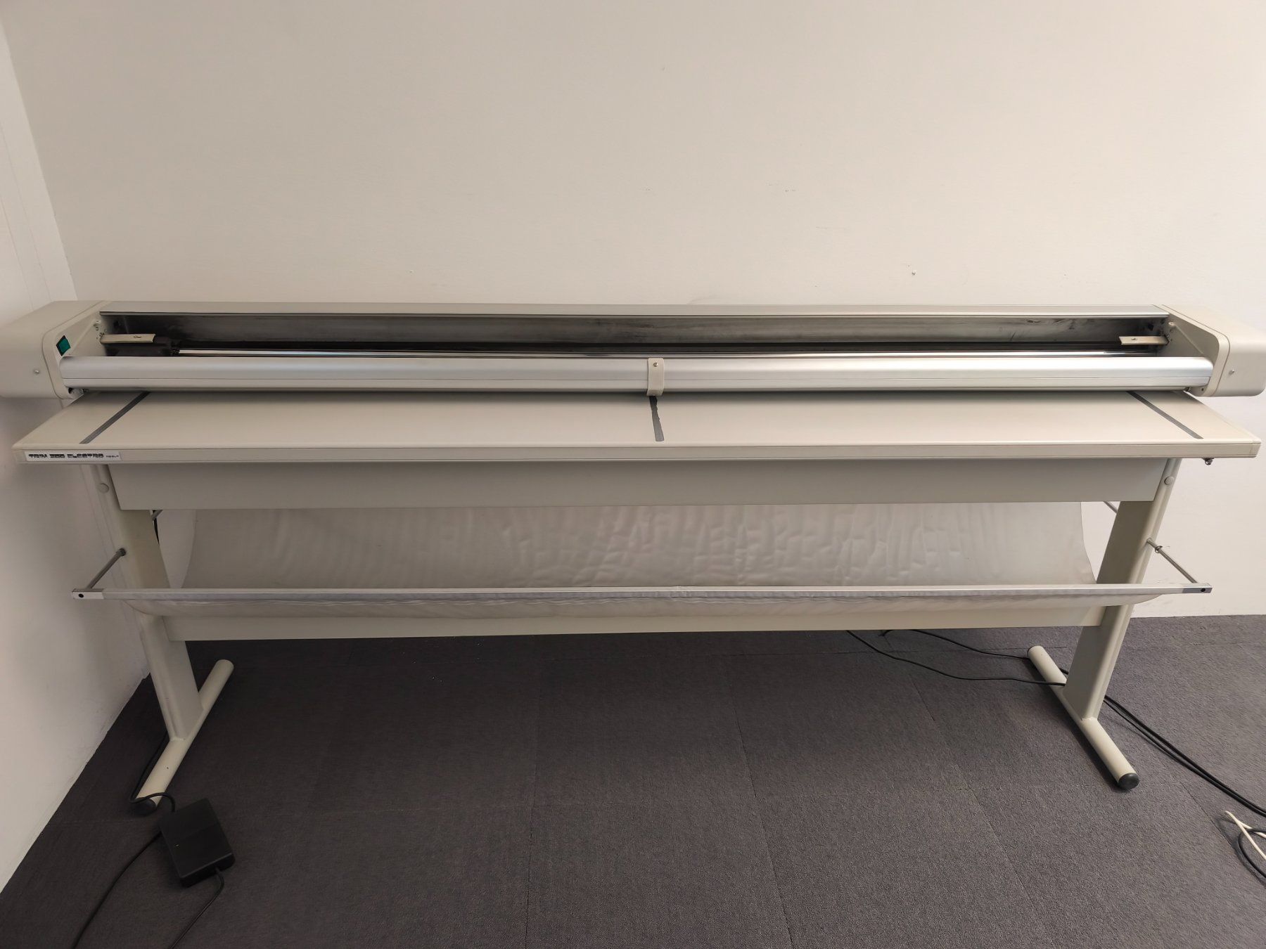 Tutte le macchine: Rollenschneider Elektrotrim Trim 2000 – Usato da Thundorf venduto da mad_5s6m 1