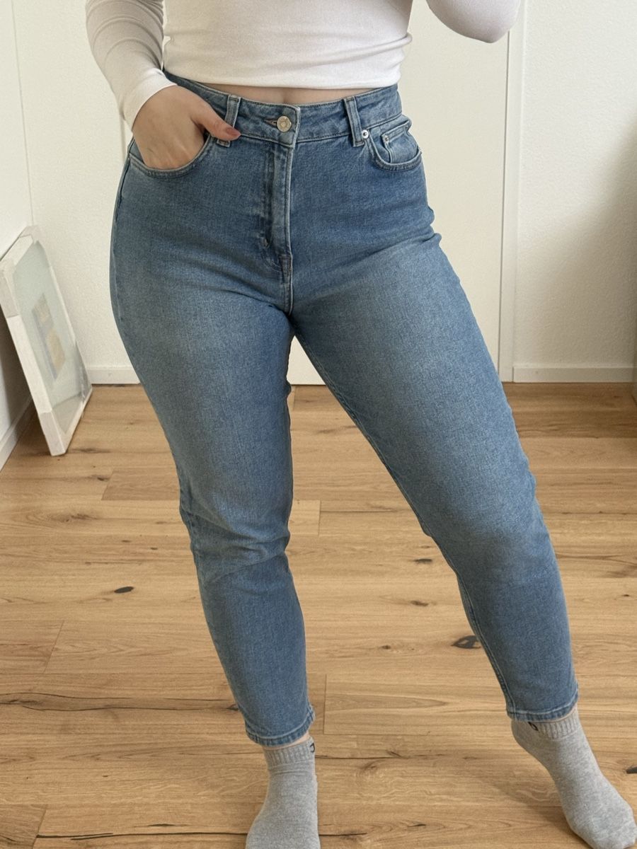 Na-kd Jeans: NA-KD Reborn MomJeans – Usato da Gossau SG venduto da laura_dema