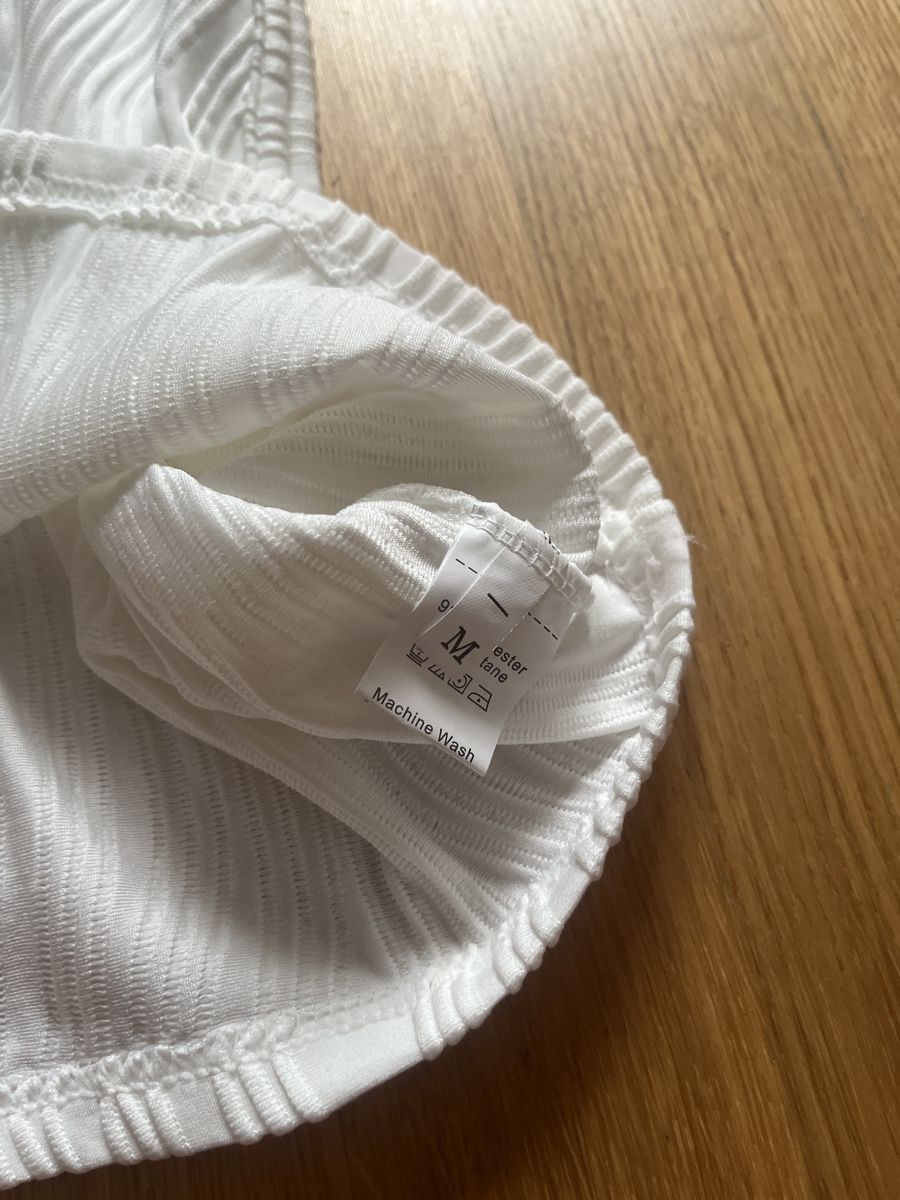 Top: Top blanc – Usato da Le Locle venduto da Mayd_h 1