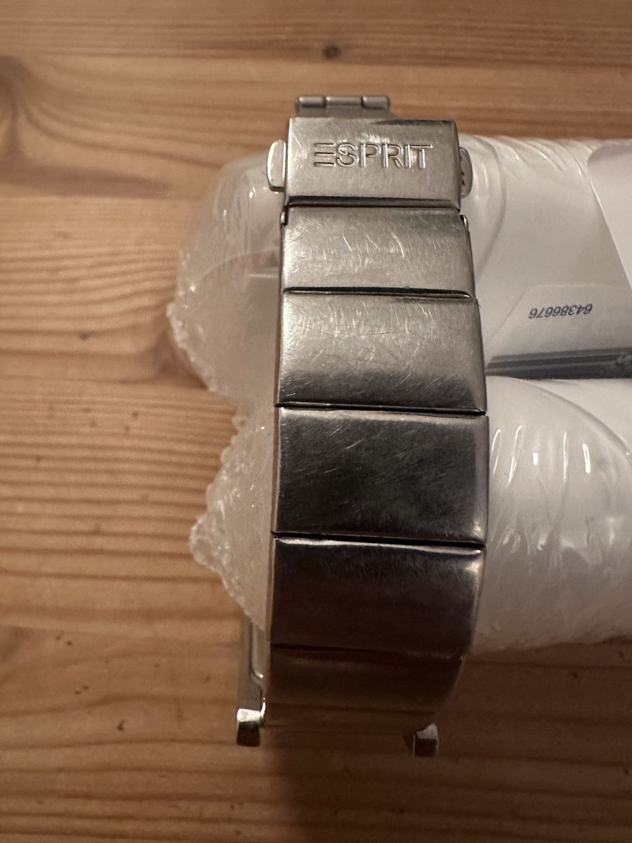 Esprit Orologi: Esprit Damenuhr, Edelstahl, mit Strass Steinen – Usato da Schöfflisdorf venduto da Katrins02 2