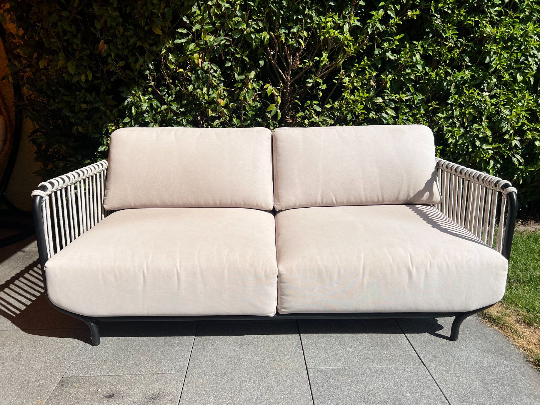 Livique Divani: Lounge Outdoor 2 Sitzer beige – Usato da Bassersdorf venduto da Djwik