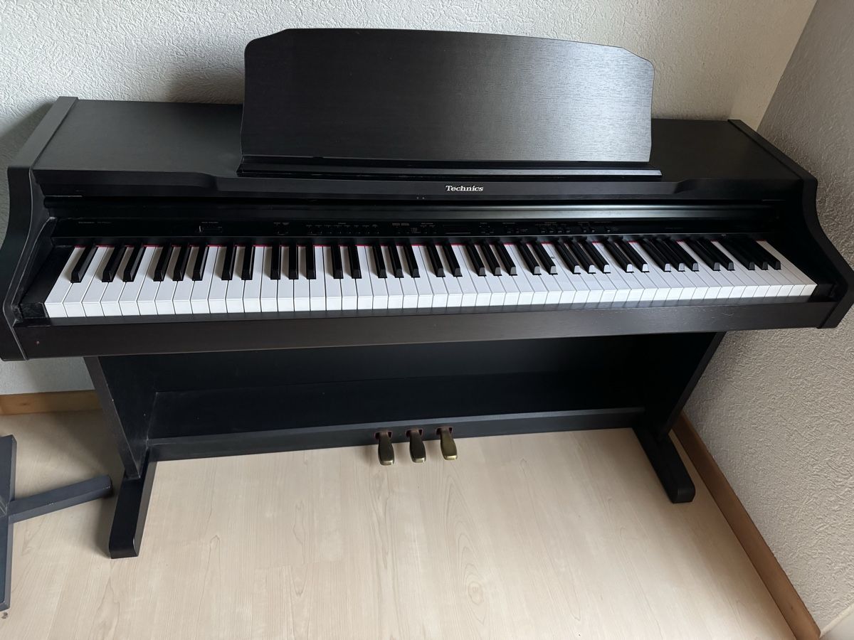 Technics Musikinstrumente: E-Piano Technics SX-PX552 – Gebraucht aus Burgdorf von Nantucket68