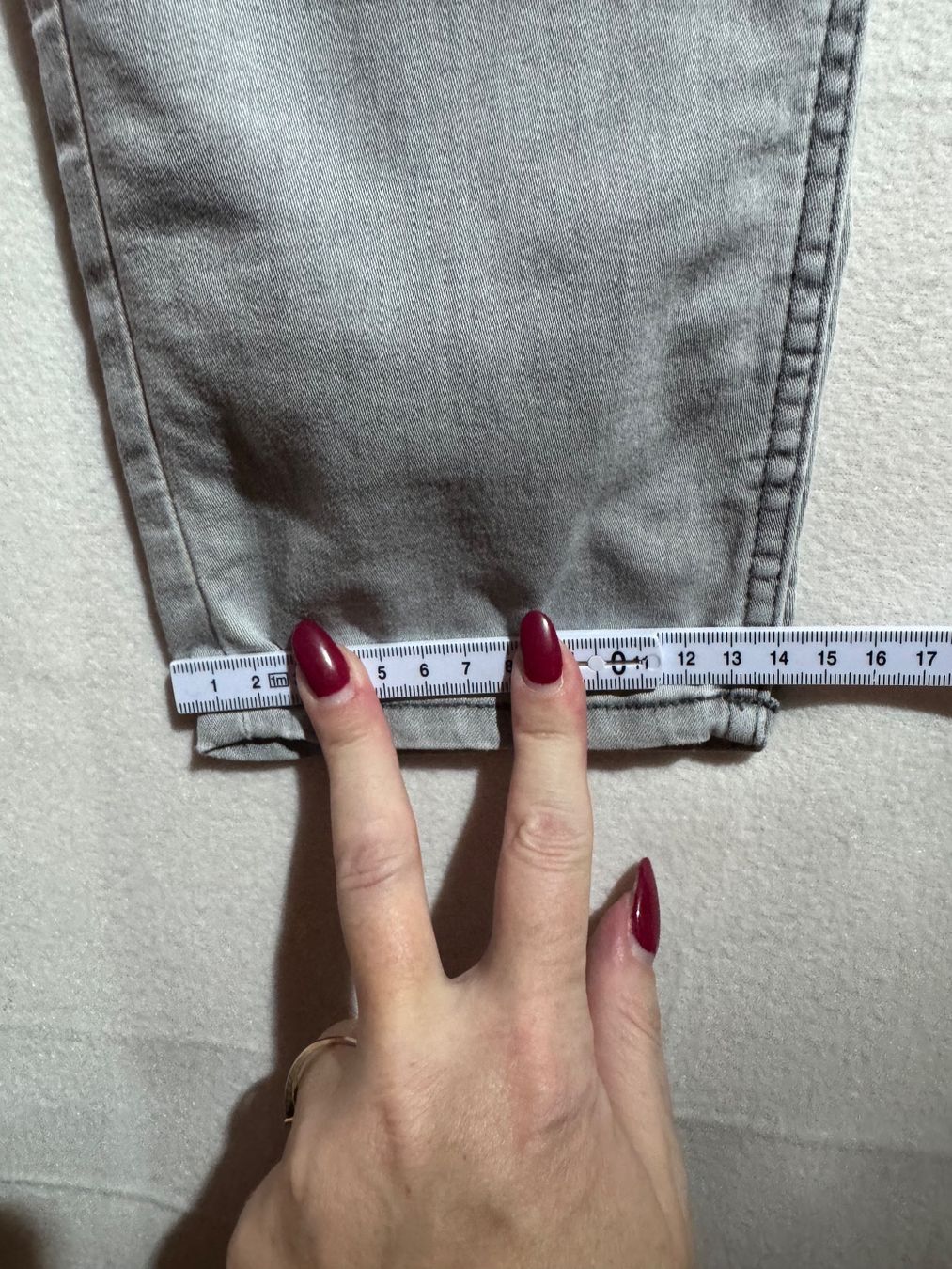 H&M Jeans: Hellgraue Jeans mit Gummizug von H&M Gr. 38 – Usato da Grosswangen venduto da SALE_SALE_SALE 3