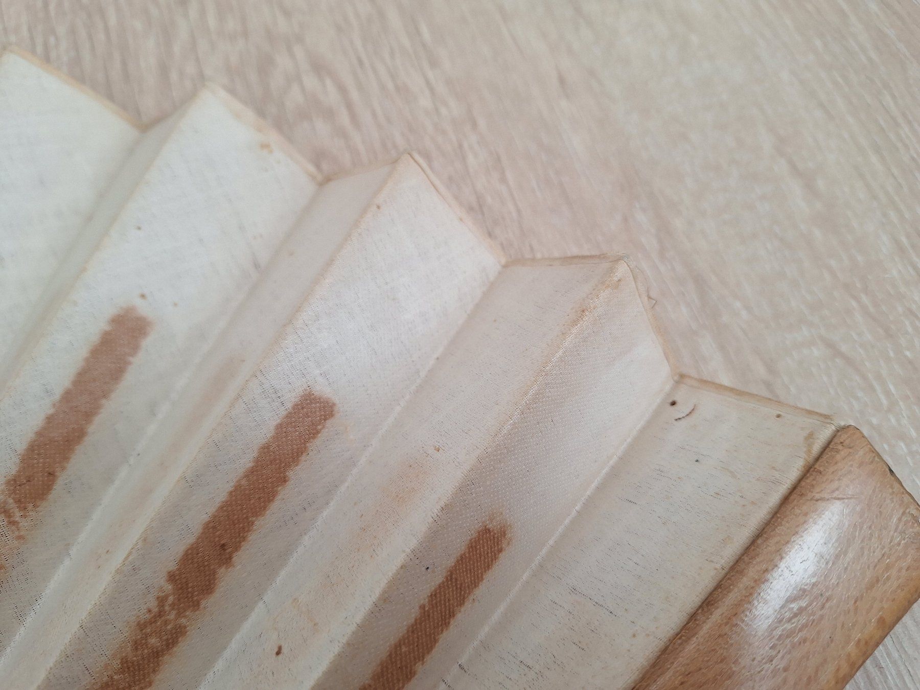 Tutte le decorazioni: Antiker Fächer mit romantischer Szene Stoff mit Holz – Usato da Granges VS venduto da dan_6bcm 7