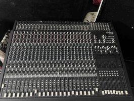 Mackie 24.8 24-Channel 8-Bus Mixing Console