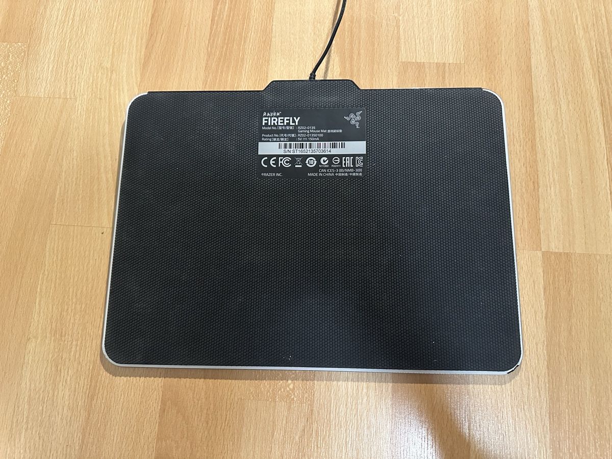 Razer Mausmatten: Razer Firefly Hard Edition RGB gaming mouse pad – Gebraucht aus Galgenen von Cale14 2