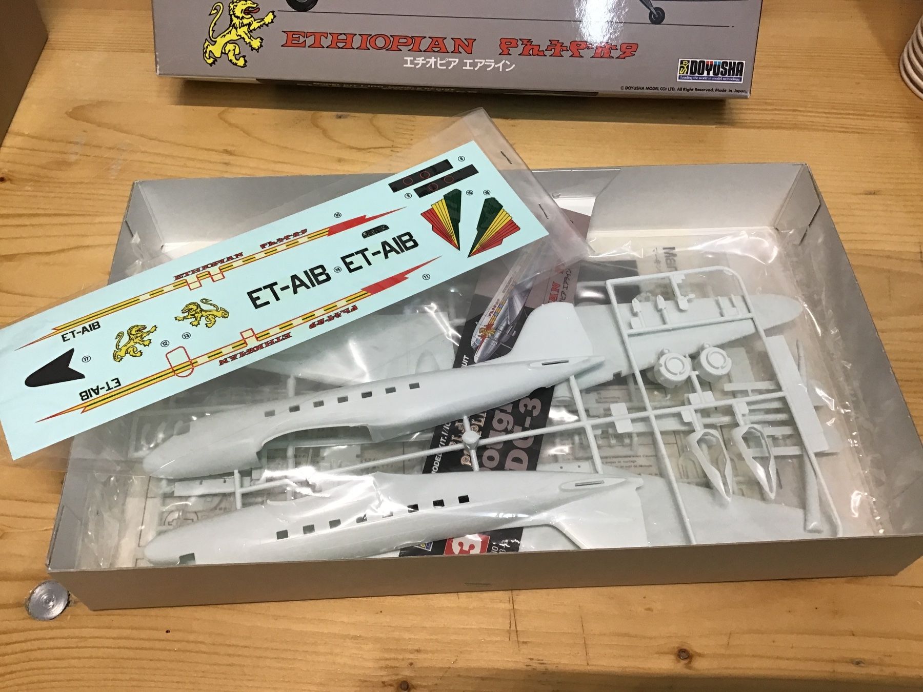 Kit di modellismo & Modellini statici: DC-3 1:100 – Nuovo e nell'imballaggio originale da Männedorf venduto da Spezial-Modelle 1