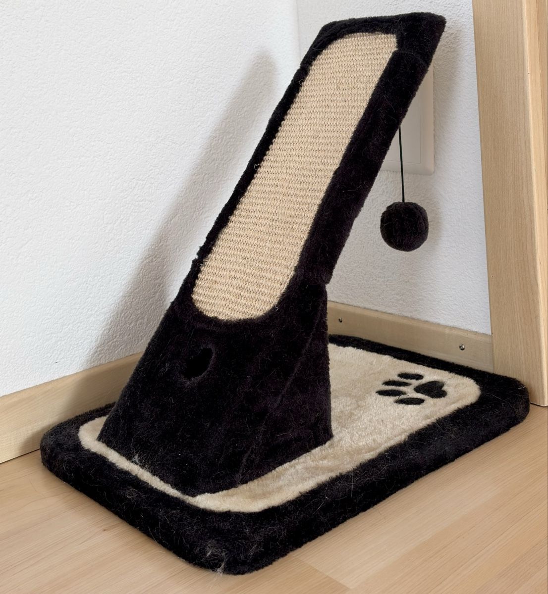 Jouets: Kratzbrett mit Spielball – D'occasion à Altnau par ksi_n2g5