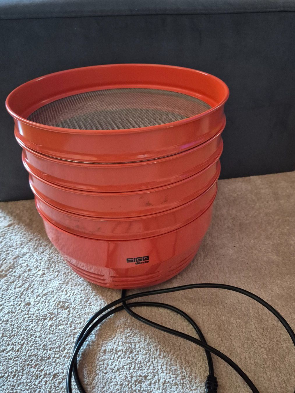 Sigg Elettrodomestici da cucina: SIGG Dörrex Typ 1780 Orange Dörrgerät 4 Gitter + Manual – Usato da Monthey venduto da McAuthor 1