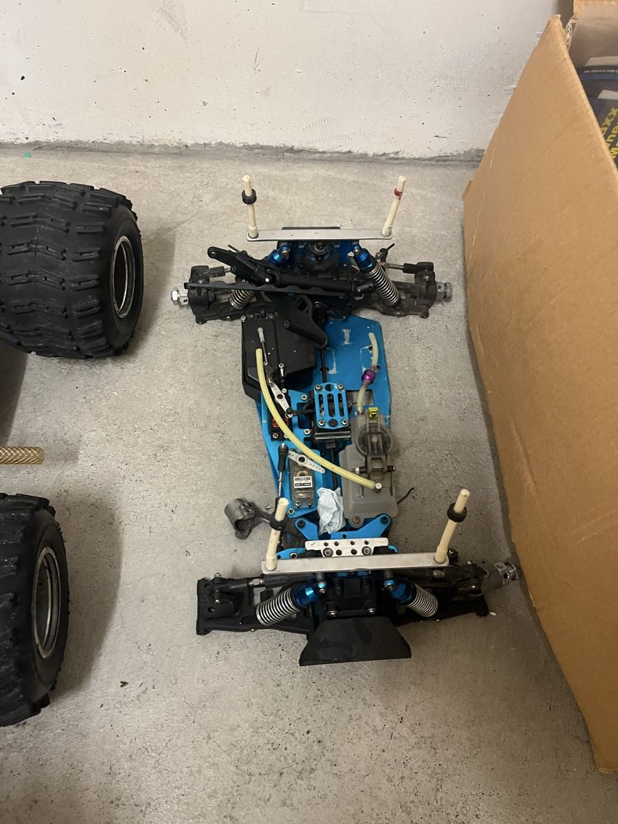 RC Modellbau: Zwei RC Model Monstertruck – Gebraucht aus Pratteln von Gren3 4