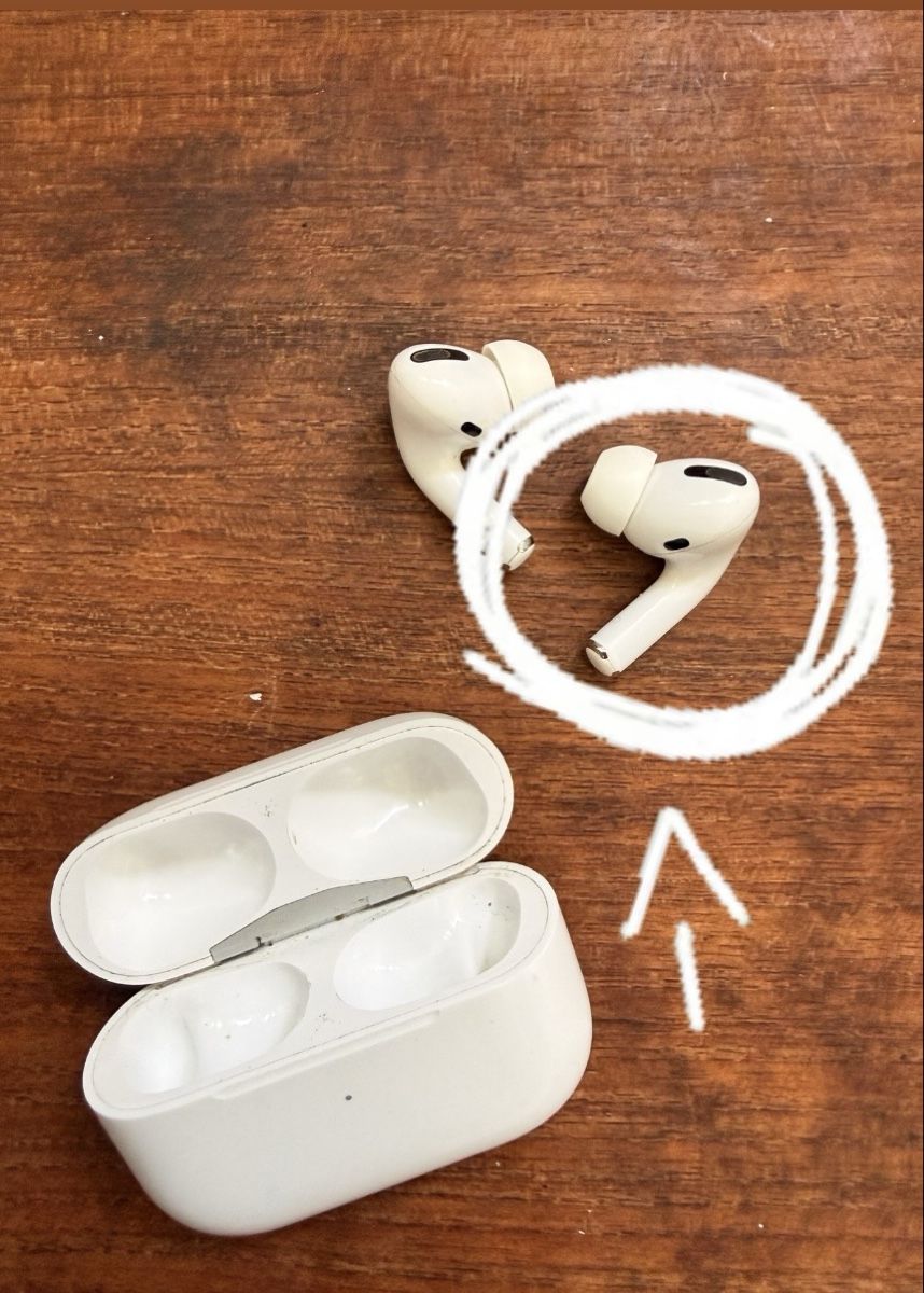 Apple Cuffie: Rechter Kopfhörer -  AirPods Pro der 1. Generation – Usato da Zürich venduto da nakasch 3