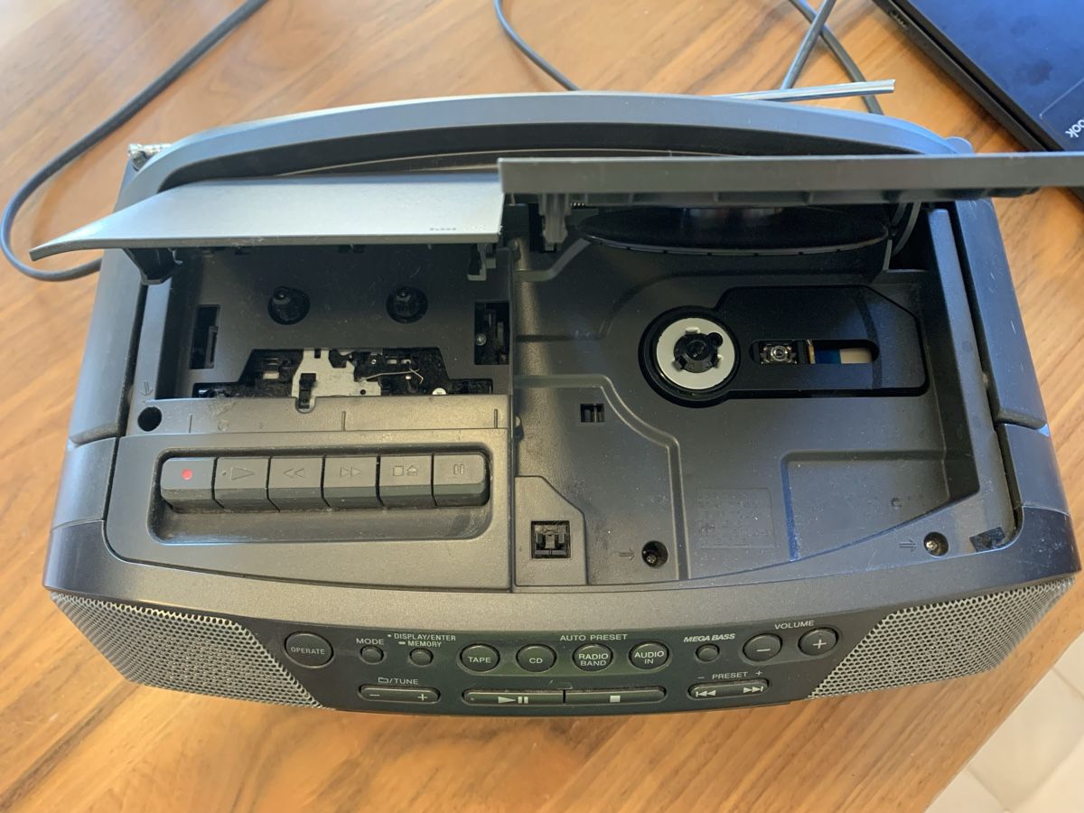 Sony Sistemi audio & multimediali: SONY CD Radio Cassette Recorder gebraucht – Usato da Liestal venduto da twiga07 2