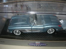 Corvette C 2 Roadster 1958 h.blau ° Classic Metal 1:24