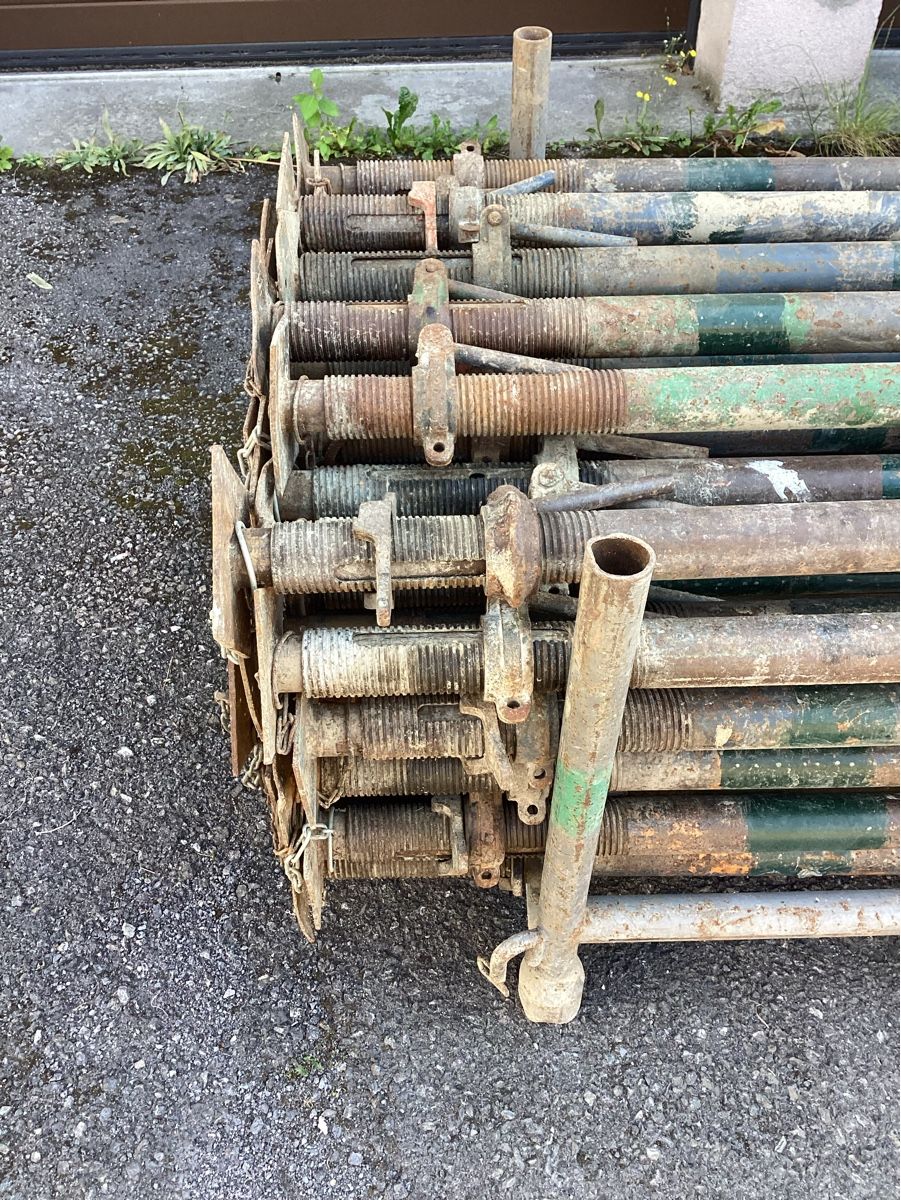 Tous les outils: Deckenstützen, Spriesse  – D'occasion à niederurnen par Hagugelmann 2