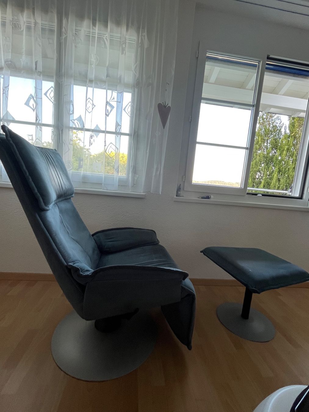 Poltrone: Fernsehsessel mit Hocker – Usato da Egliswil venduto da bho_87bl 1