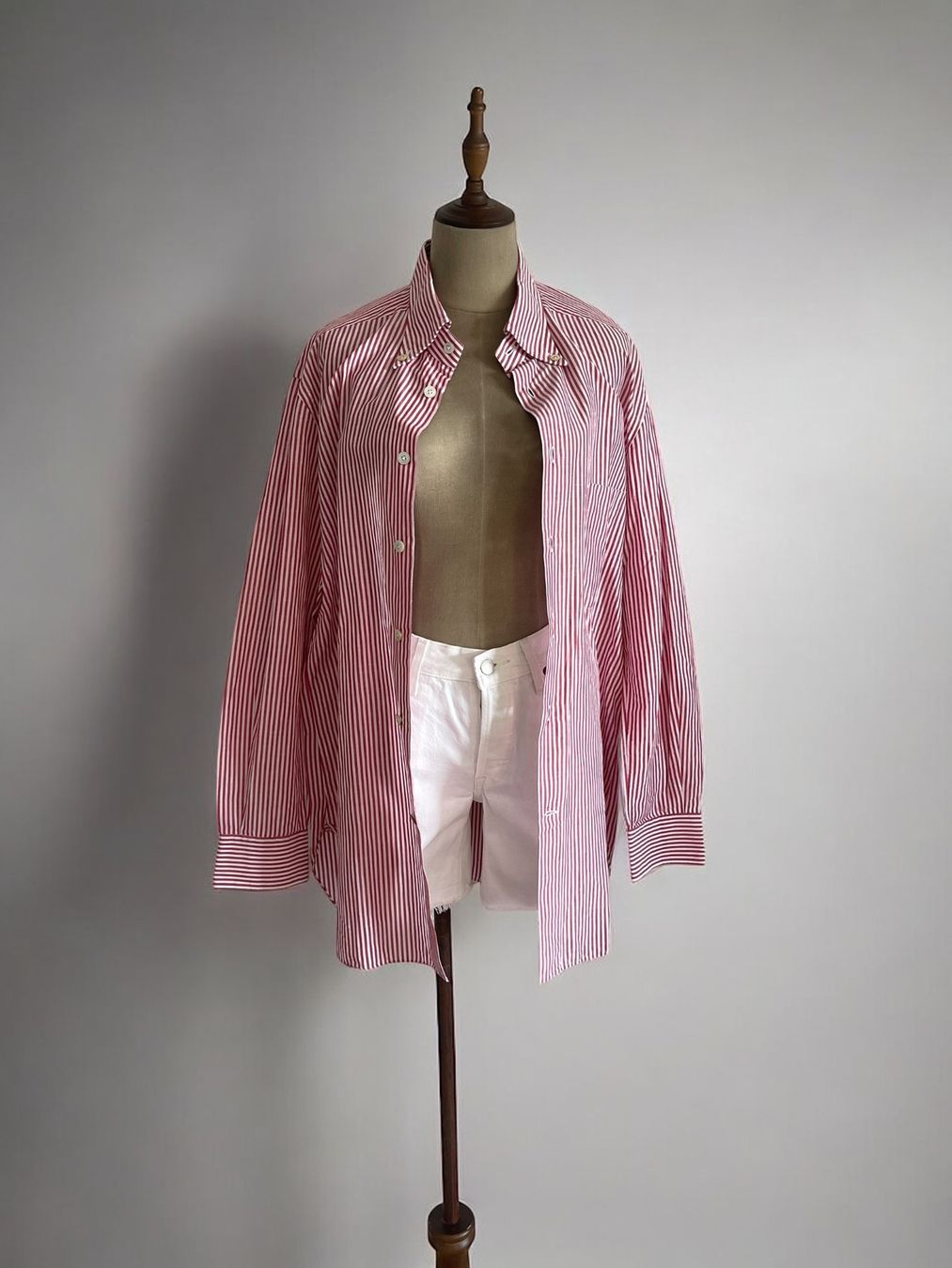 Kiton Camicie: Kiton Button Down Leinen Hemd / gestreift rot - weiss – Usato da Zürich venduto da Recode.Fashion 6