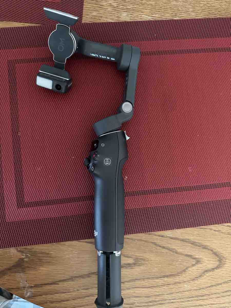 Treppiedi & Teste: Stabilisateur DJI OM 7 – Nuovo (secondo la descrizione) da Bütschwil venduto da kar_jfk6