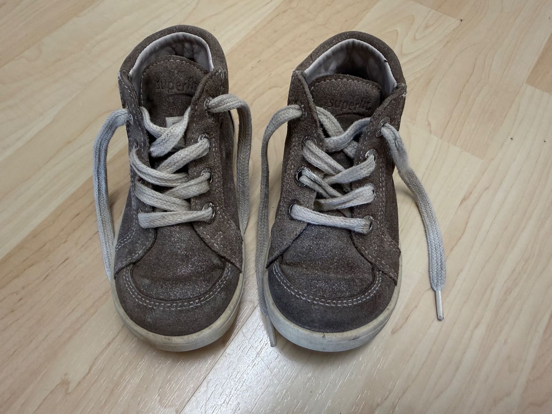 Superfit Scarpe per ragazze: Superfit Mädchenschuhe aus Leder Gr. 23 – Usato da Siebnen venduto da dte_9kmw 1