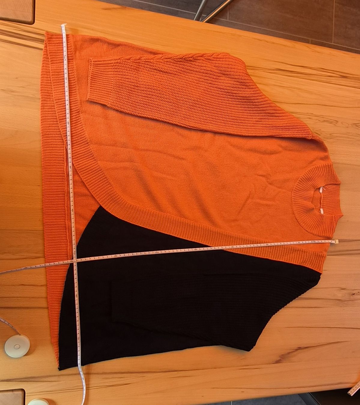 Maglioni & Felpe: Damen Pullover Orange Schwarz  neuwertig – Usato da Winznau venduto da banditgsf 5