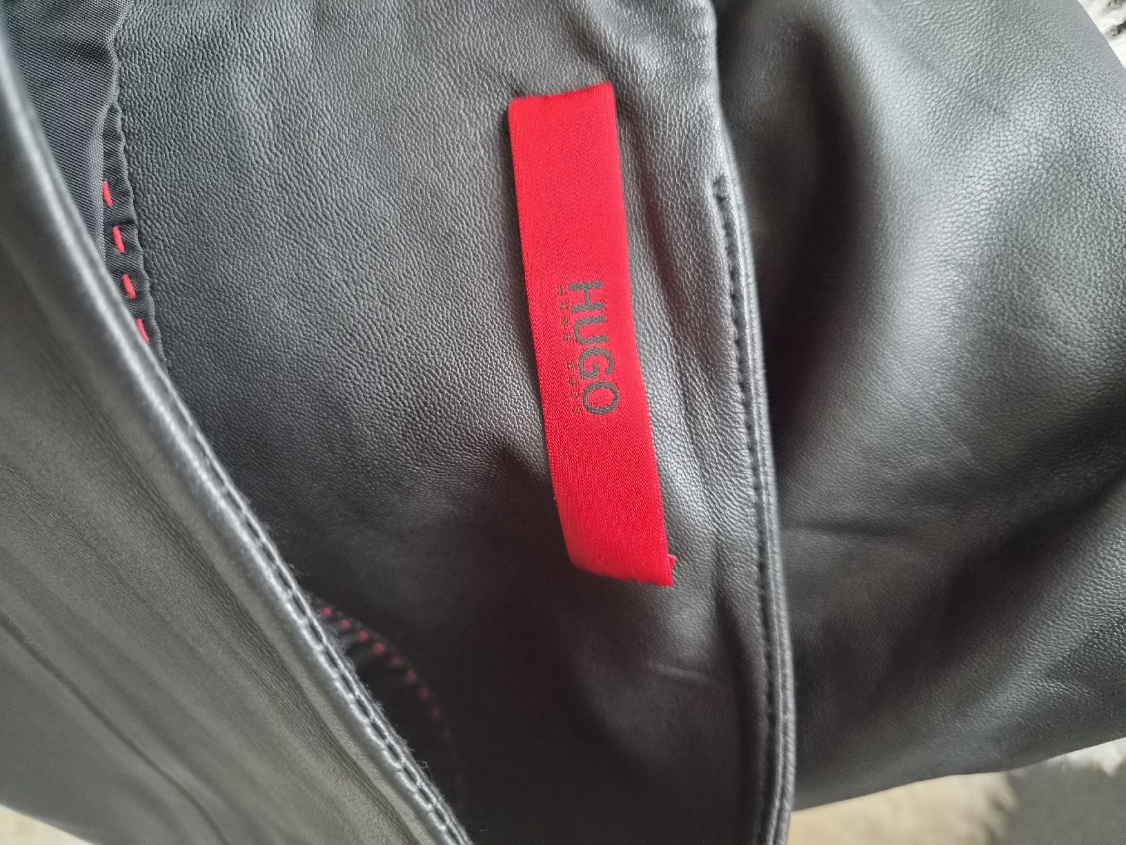Hugo Boss Gonne: Hugo Boss, Echtlederjupe Gr. L – Usato da Frenkendorf venduto da Moon111 2