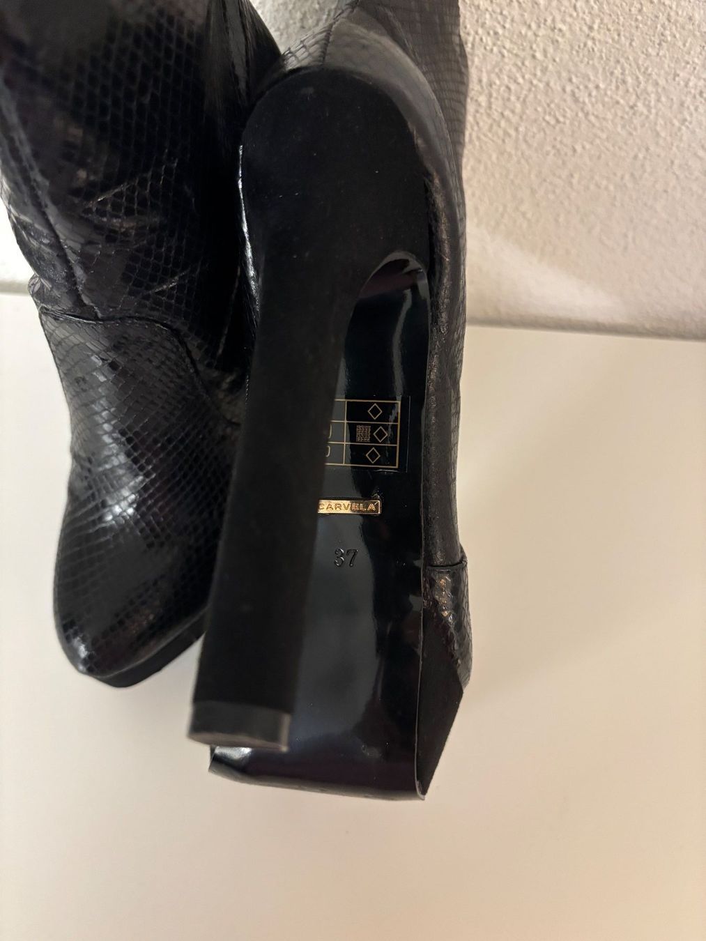Scarpe da donna: Carvela strut ankle boot 37 - like new – Usato da Zürich venduto da cel_kv7b 7