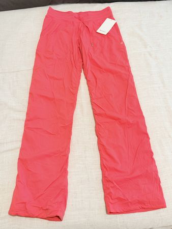 🆕 Lululemon Dance Studio Mid-Rise Pant – Lip Gloss, Size 8