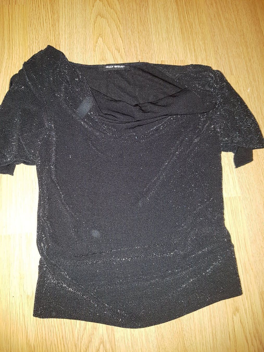 T-shirt: 3 schwarze Oberteile gr 38 R – Usato da Schwarzenburg venduto da Sunny0290 4