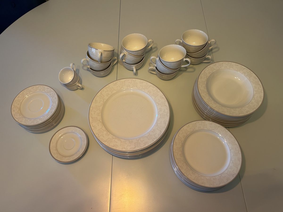 Set di piatti: Ritzenhoff & Breker Isabella 65-tlg. Geschirrset – Usato da Oeschgen venduto da Michelleh123