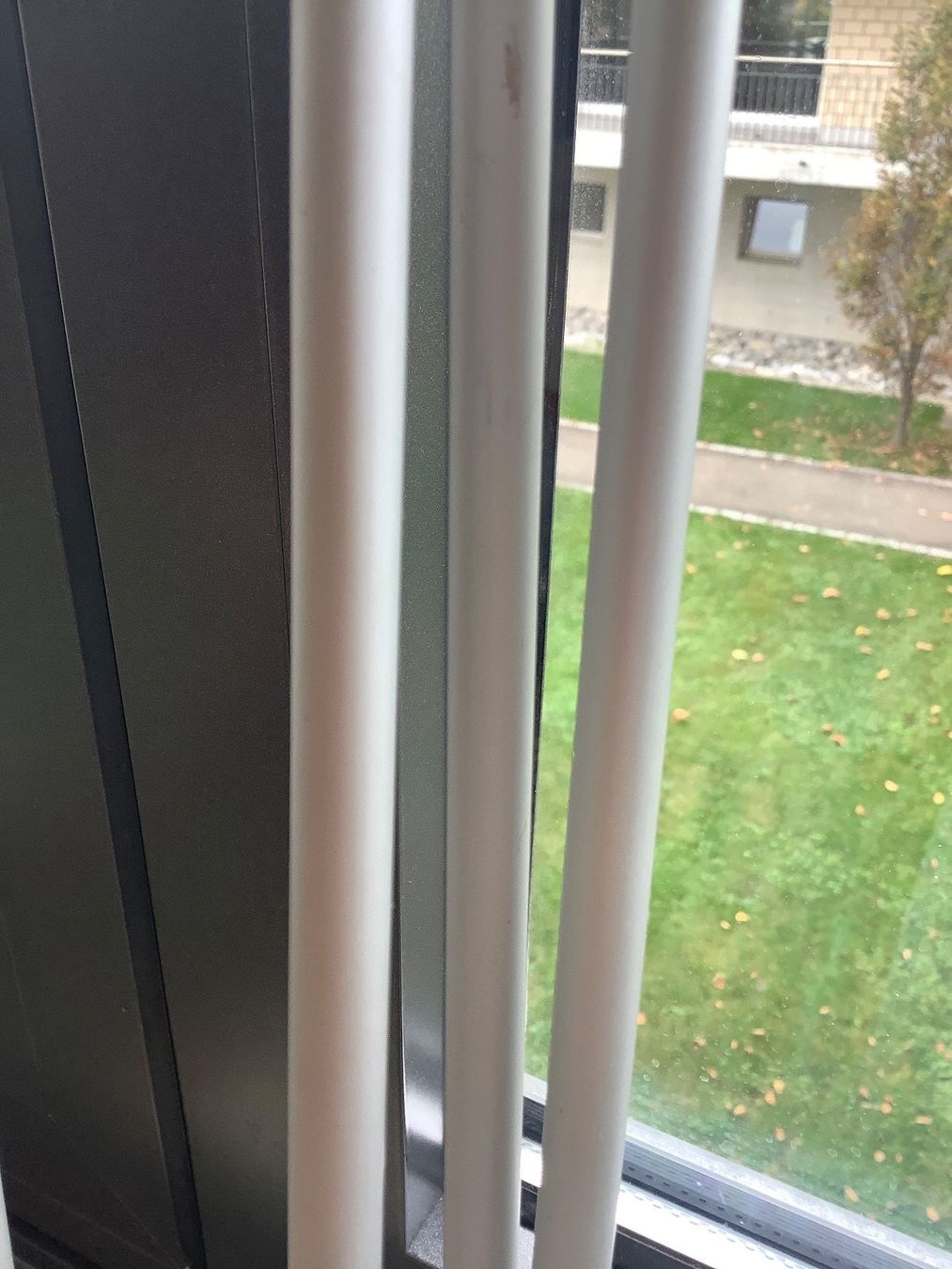 Altri accessori: 4 IKEA vorhange rods – Usato da Freienbach venduto da Elenaheinz 1