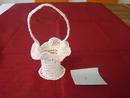 gehäkeltes Körbchen / Häkelkörbchen weiss 18cm