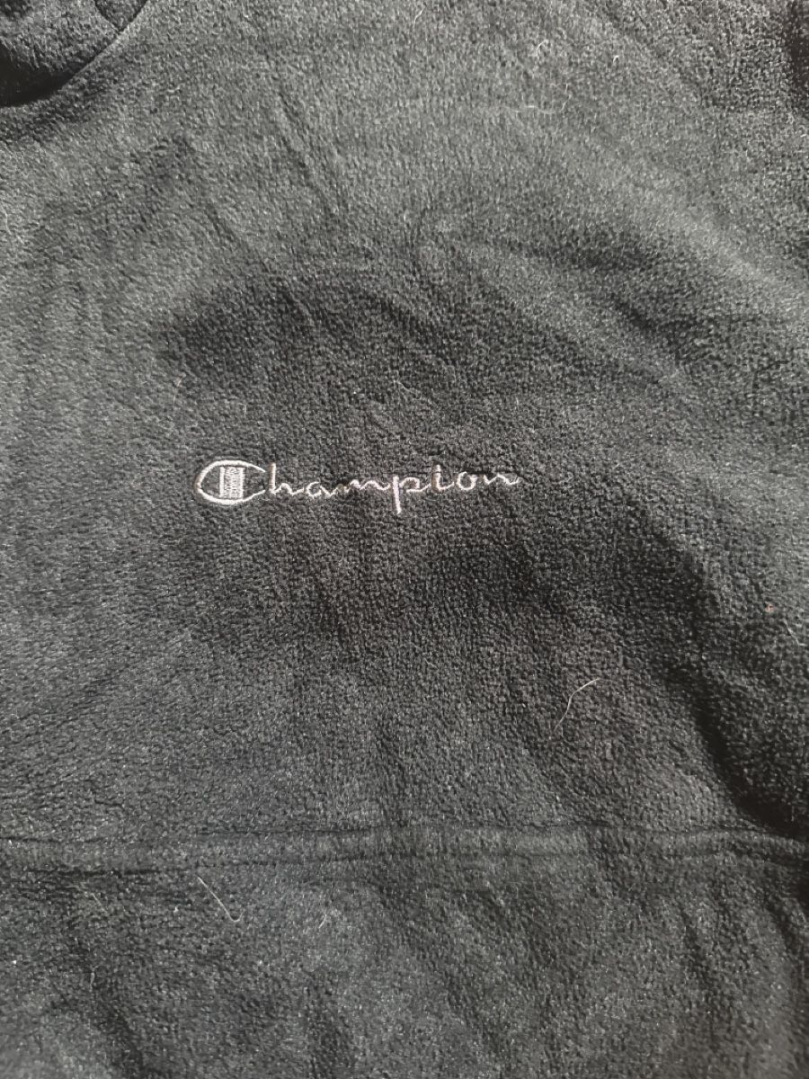 Champion Pullover & Sweatshirts: Pull Champion noir fermeture éclair taille L bon état – Neu (gemäss Beschreibung) aus Cressier FR von per_95ld 1