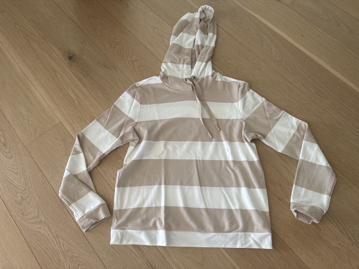Comma Pullover & Sweatshirts: Comma Sweatshirt mit Kapuze 38 – Neu (gemäss Beschreibung) aus Nürensdorf von Hlen