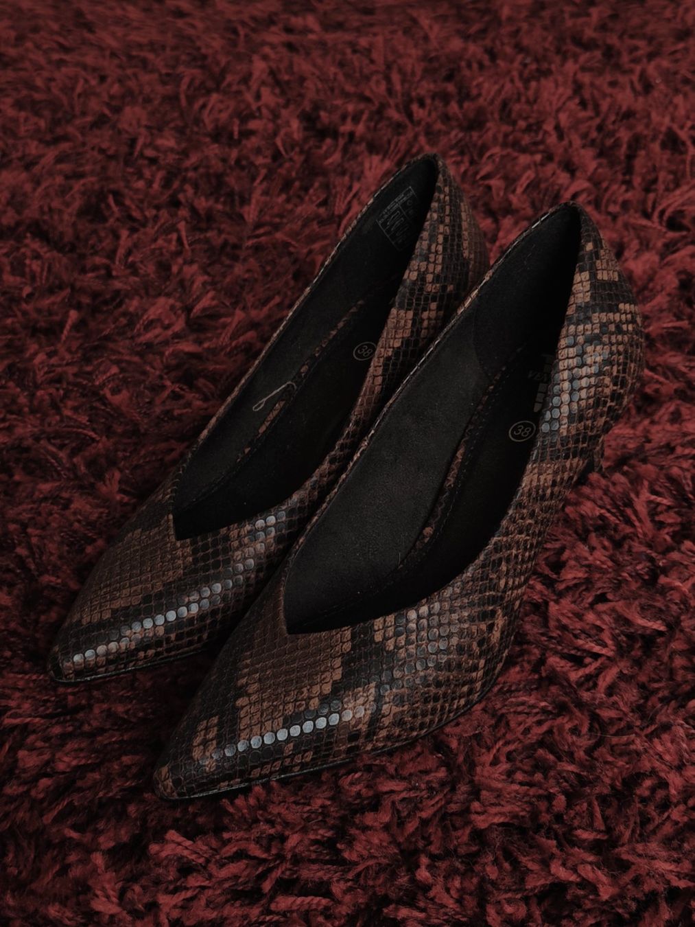 Damenschuhe: Venturini Pumps Gr. 38 Schlangenmuster – Gebraucht aus Aesch BL von salomemarieanne