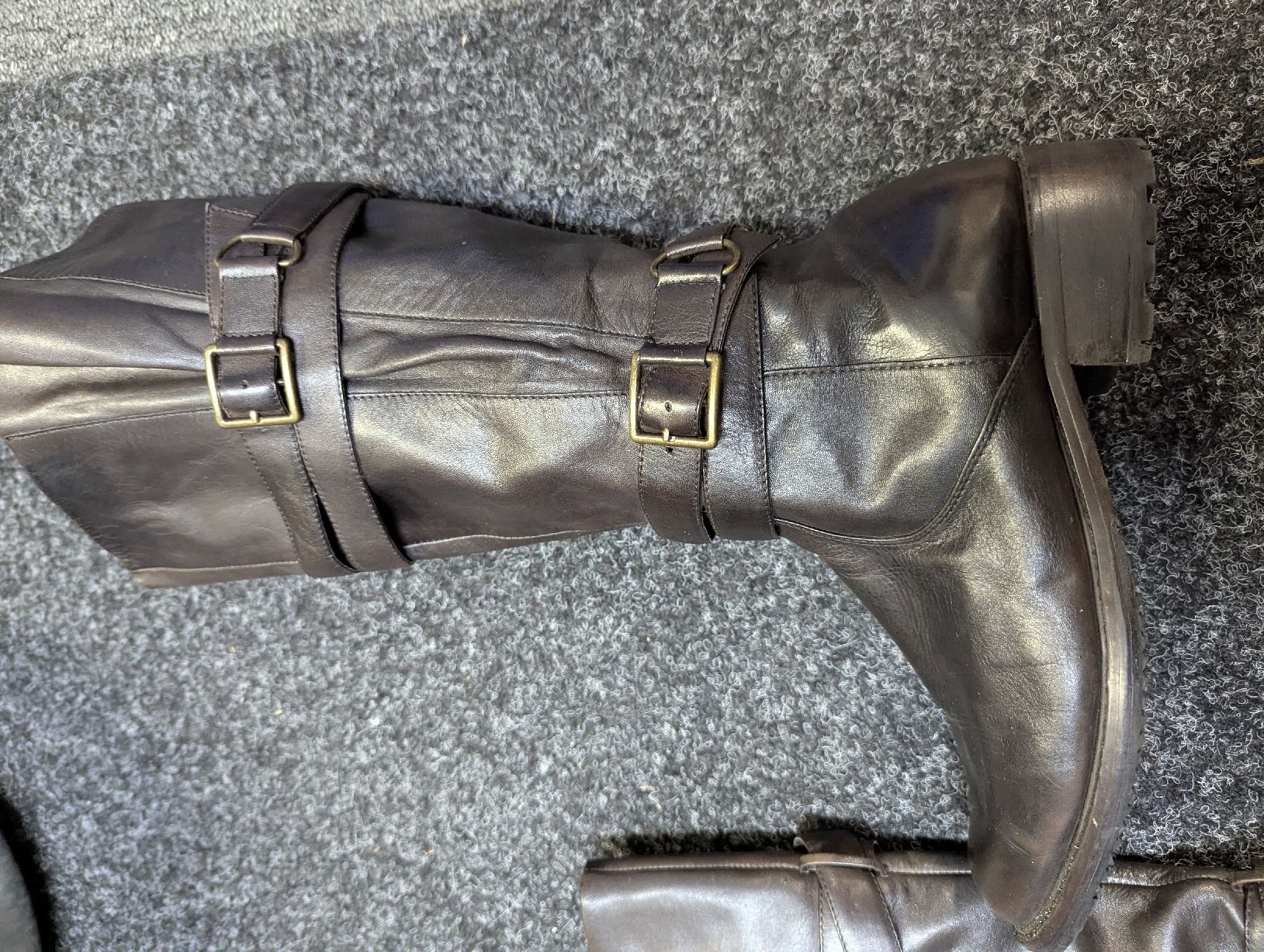 Damenschuhe: Stiefel braun 39 – Gebraucht aus Bettlach von Costmiri 1