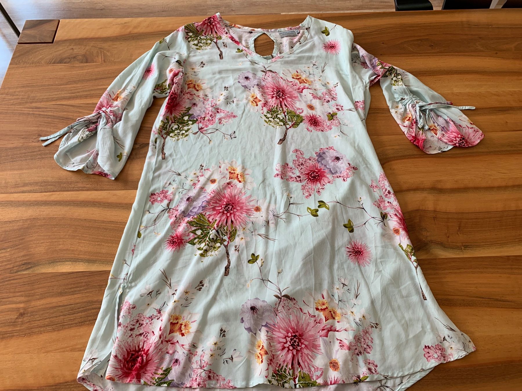 Kleider: BEACHCOMBER ELEGANCE Tunikakleid Grösse M/L – Neu (gemäss Beschreibung) aus Meiringen von snahhanssnah