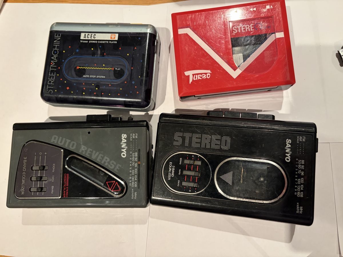 Lettore multimediale portatile: Walkman lot de 4 baladeurs – Usato da Echallens venduto da JAR69