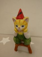 Kitty cucumber Buster Dunce