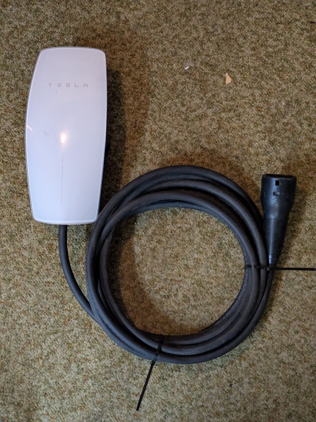 Tesla Chargeurs de batterie: Tesla Wall Connector – D'occasion à Uerikon par Kri0