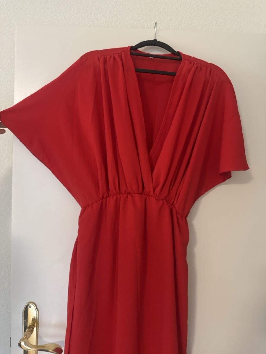 Robes: Rotes Kleid – Neuf (Voir description) à Binningen par kel_f7bw 1