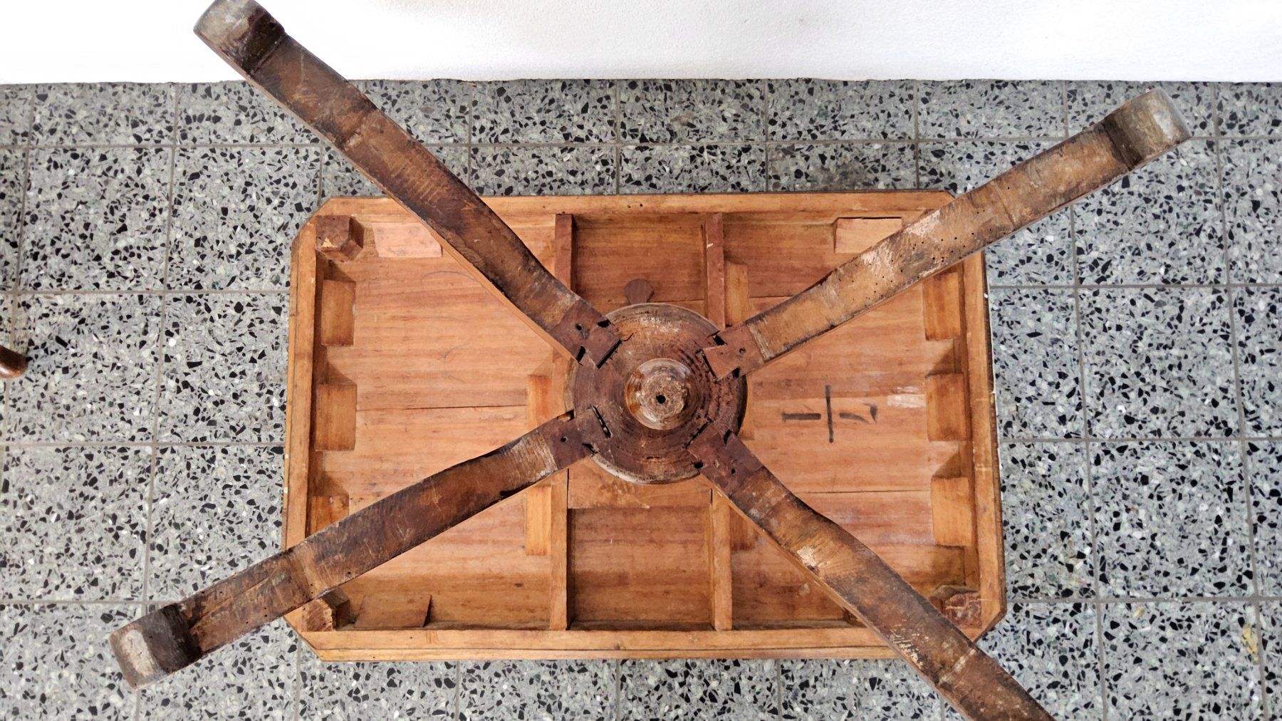 Tische: 2 Antiques tables avec marqueterie – Gebraucht aus Malleray von Frederic24 7