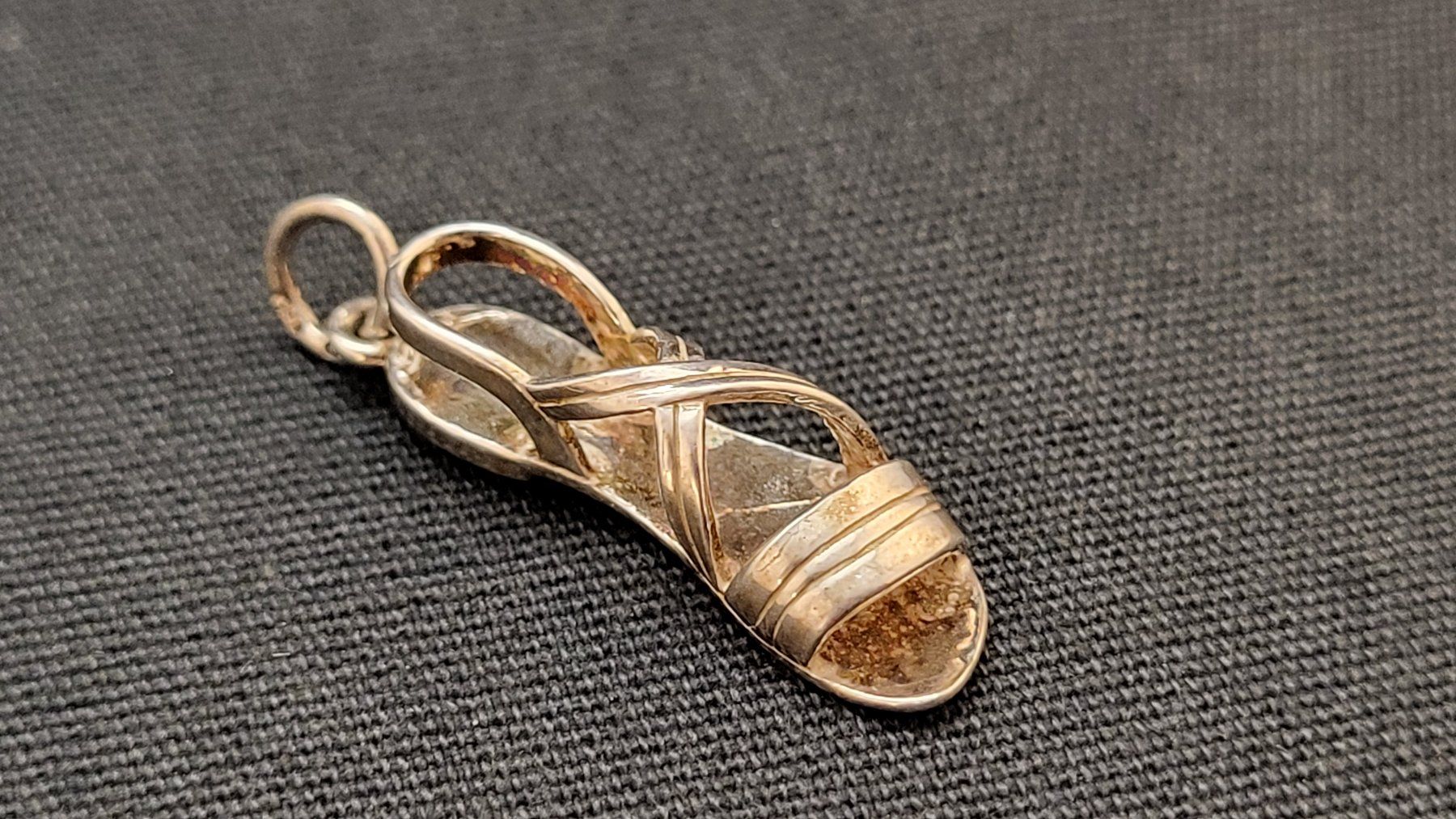 Pendentifs: Silber-Anhänger SANDALE – D'occasion à Basel par spinne02 1