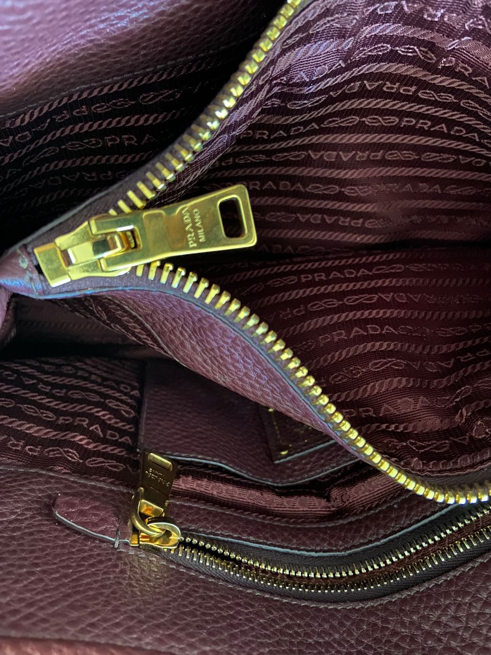 Prada Taschen für Damen: Prada Bag, Bordeaux, Original, gebraucht – Gebraucht aus Immensee von ver_8ssk 2