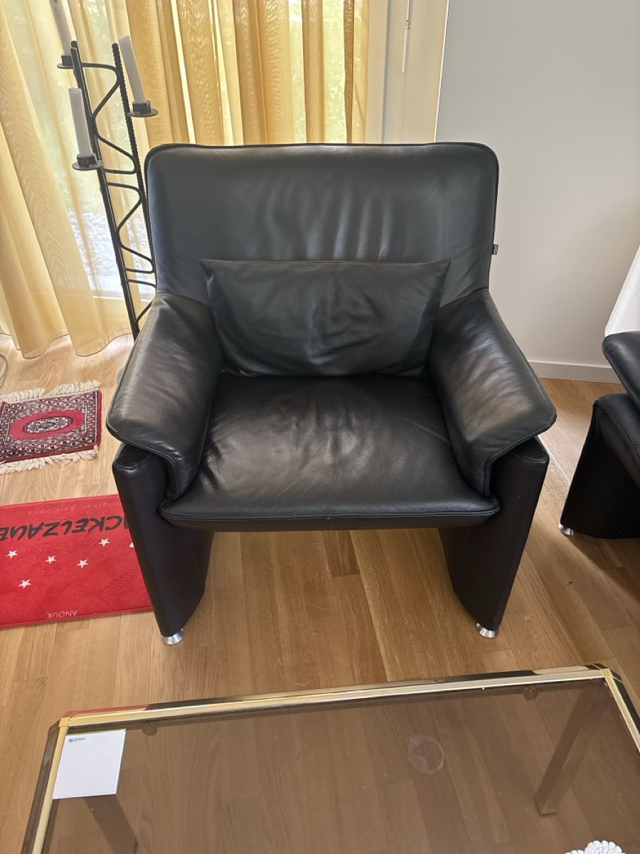 Sofas: Ledersofa 3er, 2er und Sessel – Gebraucht aus Winterthur von Pescheweber 3