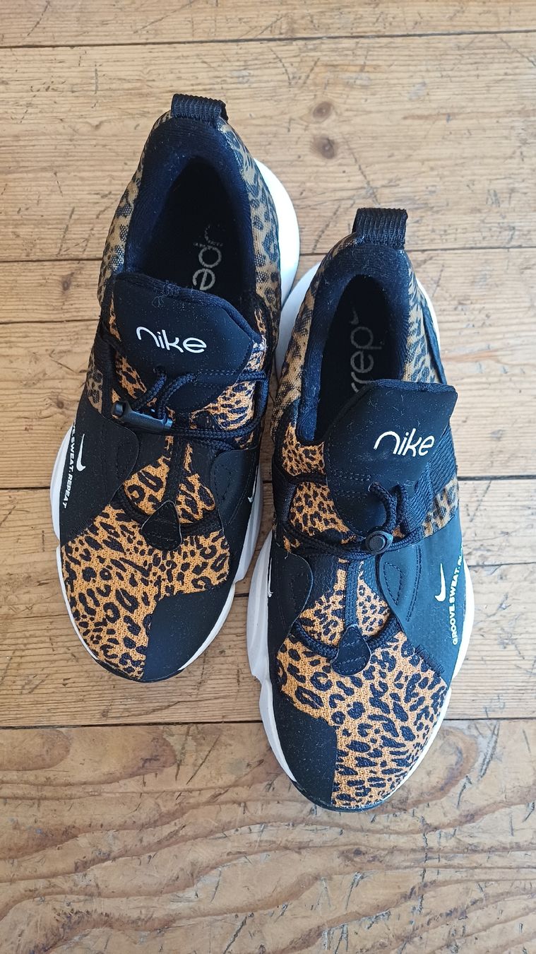 Nike Scarpe da uomo: Nike Super Rep Groove animal print – Usato da Vevey venduto da Veveybien 7