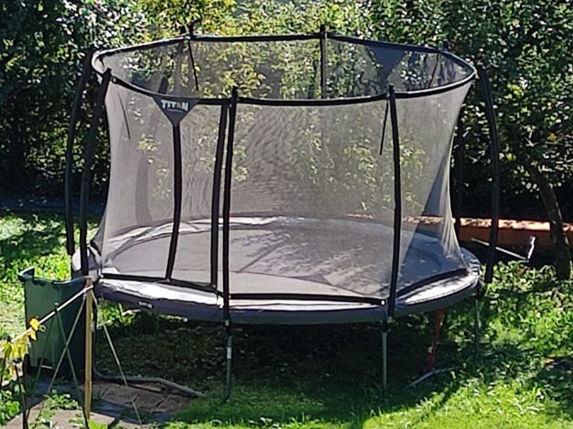 Titan Trampoline: Trampolin von Titan – Gebraucht aus Rüti ZH von Yves852