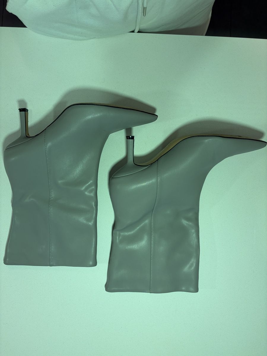 Damenschuhe: Stiefeletten grau Grösse 40 Lederimitat gebraucht – Gebraucht aus Zürich von lar_dw7h 2