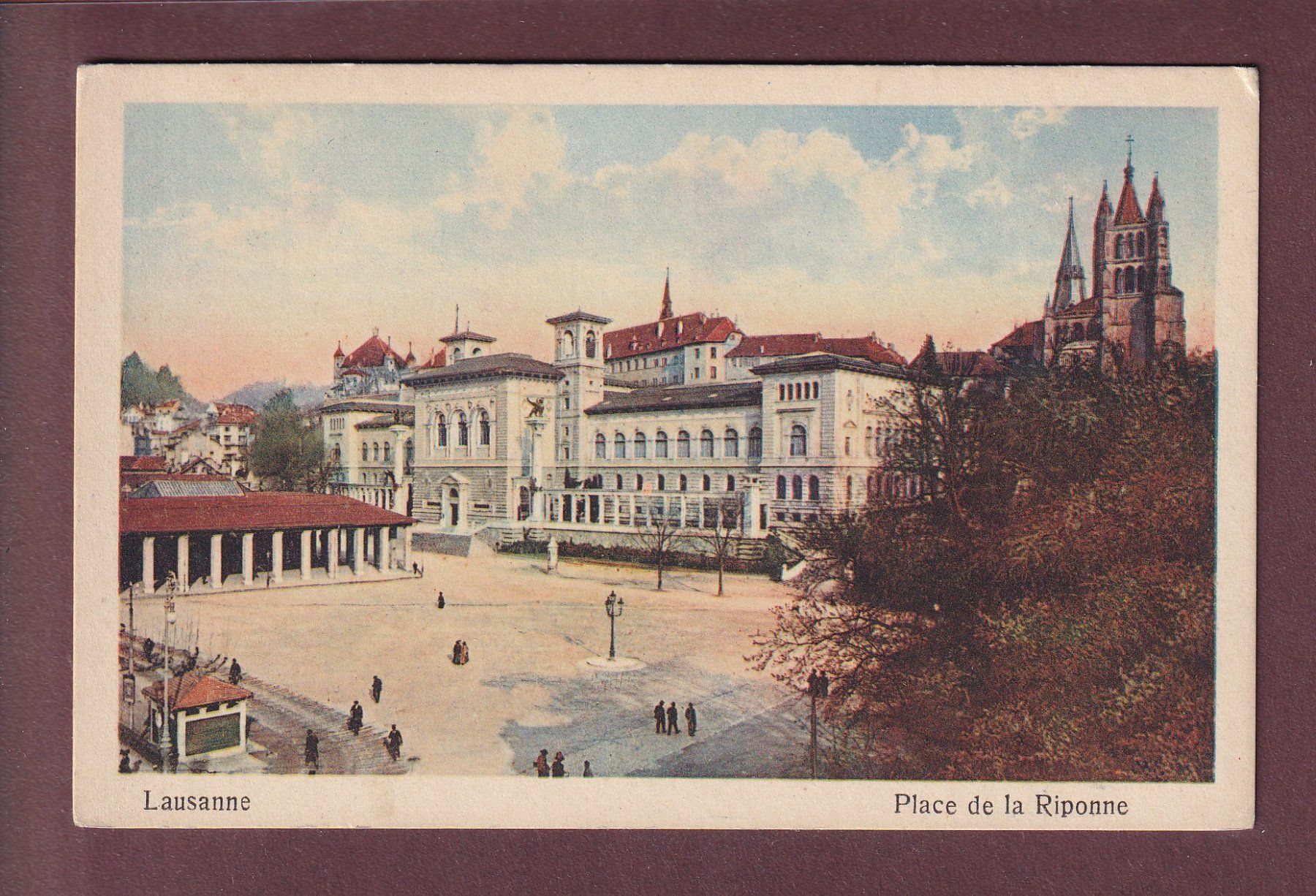 Cartoline postali: LAUSANNE - Place de la Riponne – Usato da Pully venduto da nicecards