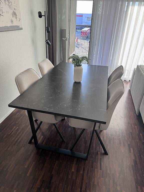 Tische: Esstisch Schwarz 160 x 90 x 74 cm – Neu (gemäss Beschreibung) aus Hinwil von norisenya